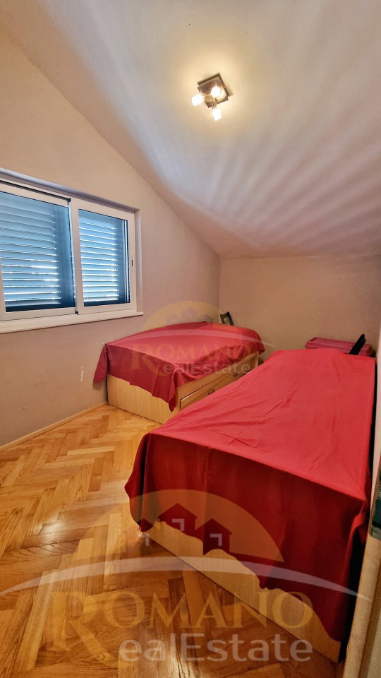 Hiša za prodajo v Seget Vranjici – blizu Trogirja